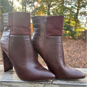 Cute brown booties, only worn 2-3 times. Size 8.5. Heel height 4.5”